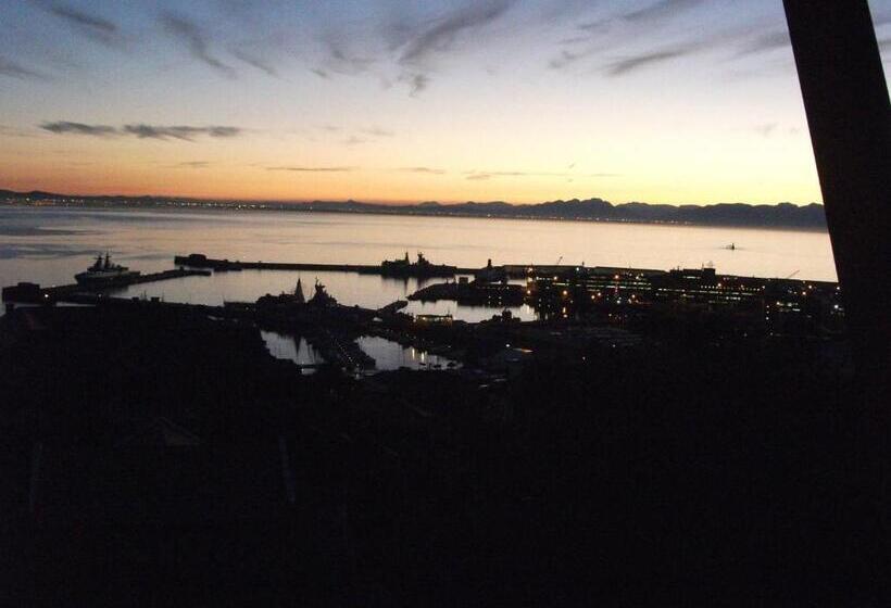 غرفة قياسية مطلّة علي البحر, A Boat House