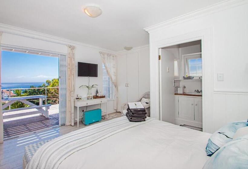 غرفة قياسية مطلّة علي البحر, A Boat House