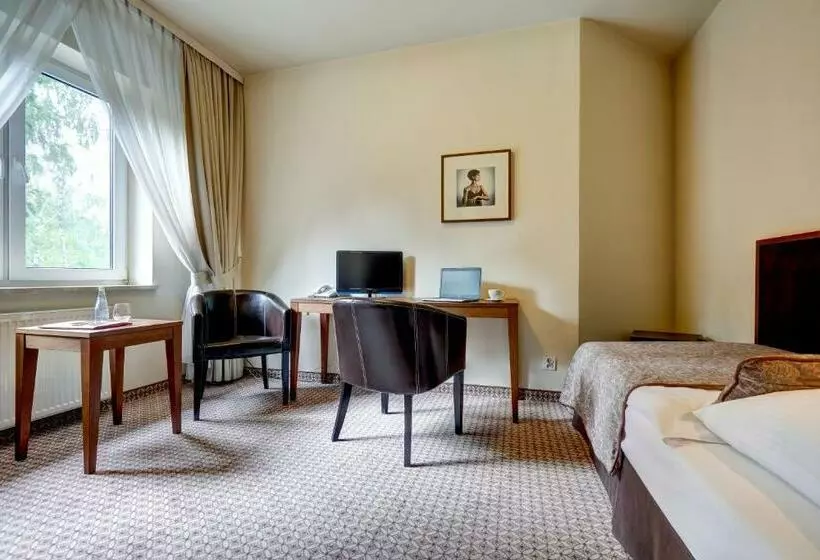 اتاق استاندارد یک نفره, Afrodyta Business & Spa