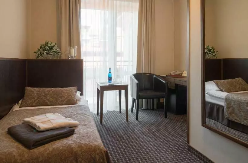 اتاق استاندارد یک نفره, Afrodyta Business & Spa