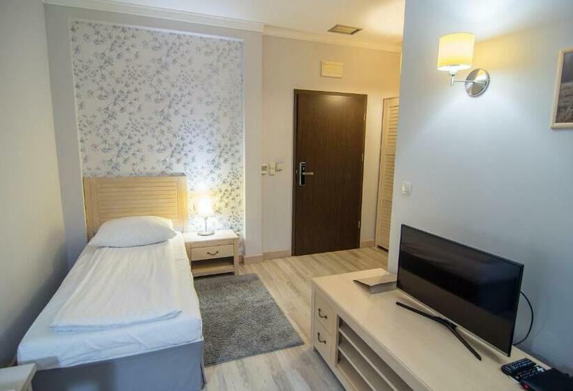 اتاق استاندارد یک نفره, Barczyzna Medical Spa