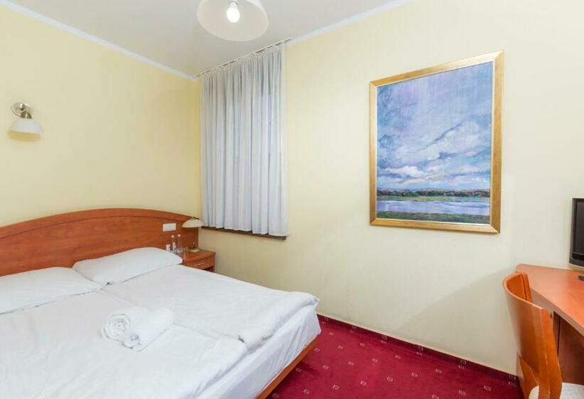 חדר סטנדרט, Bastion