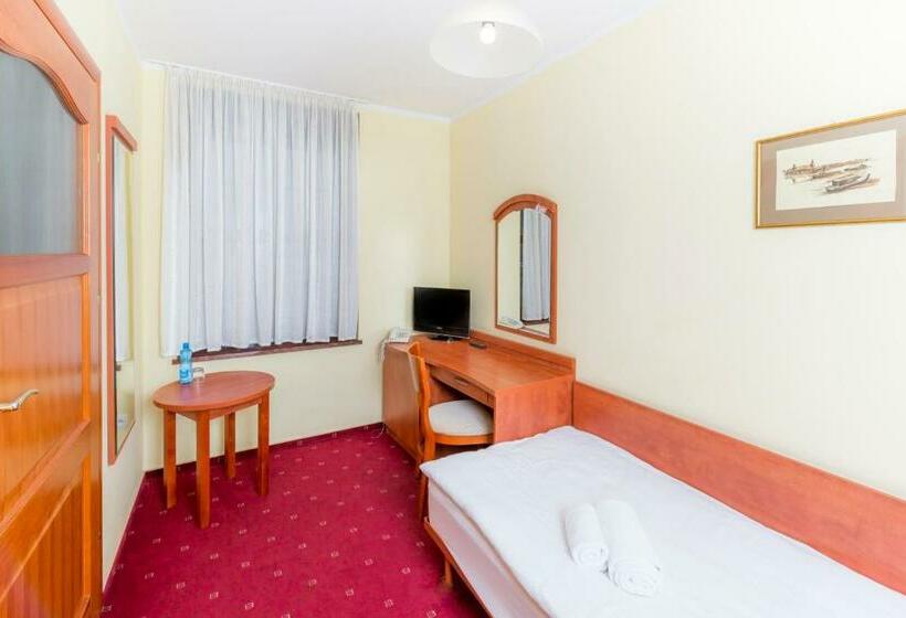 חדר סטנדרט יחיד, Bastion