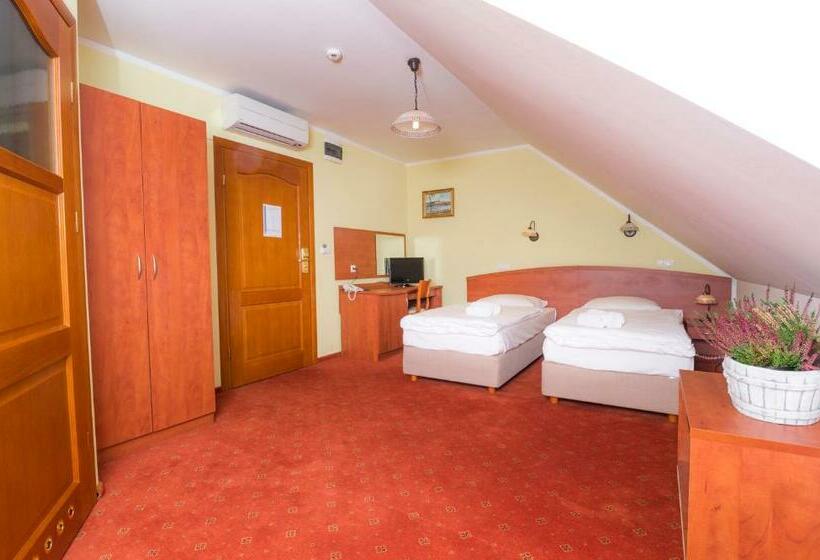 חדר סטנדרט לארבעה, Bastion