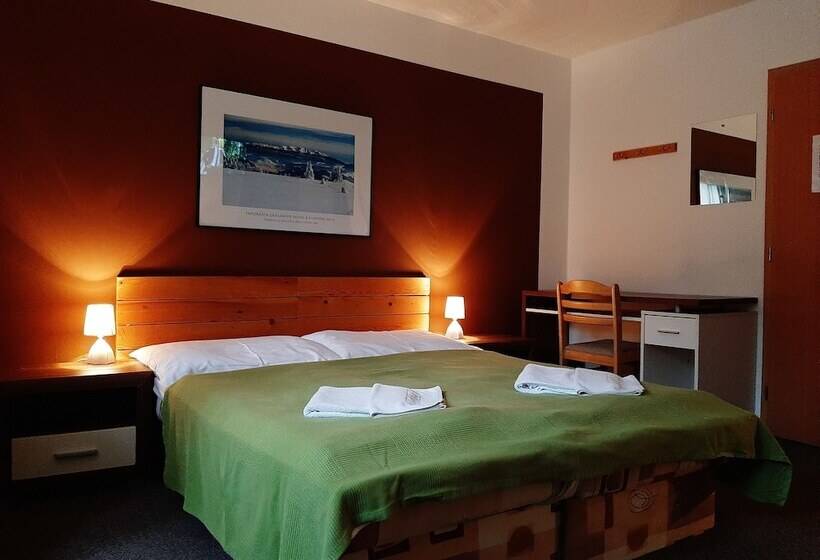 اتاق خانوادگی, Chata Belez