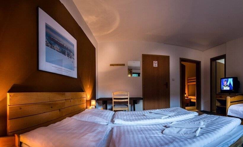 اتاق خانوادگی, Chata Belez