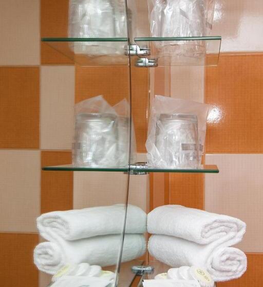 Camera Familiare, Complex Mona Caraiman