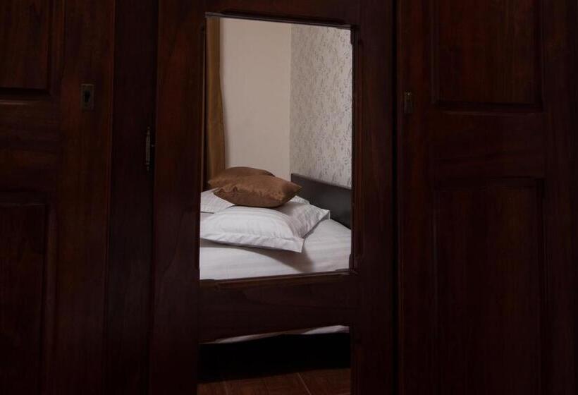 Camera Superiore, Complex Mona Caraiman