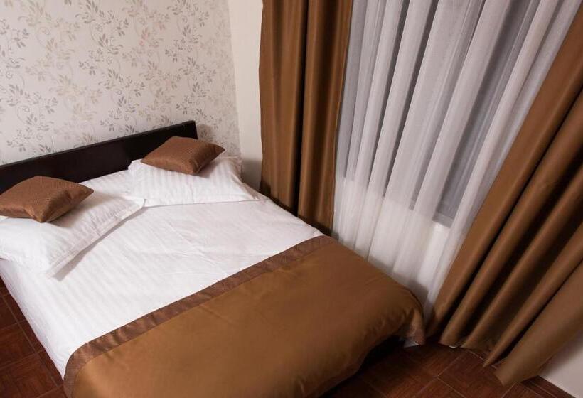 Camera Superiore, Complex Mona Caraiman