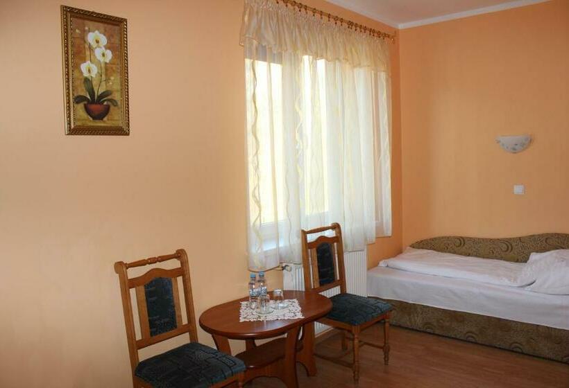 اتاق استاندارد یک نفره, Czardasz