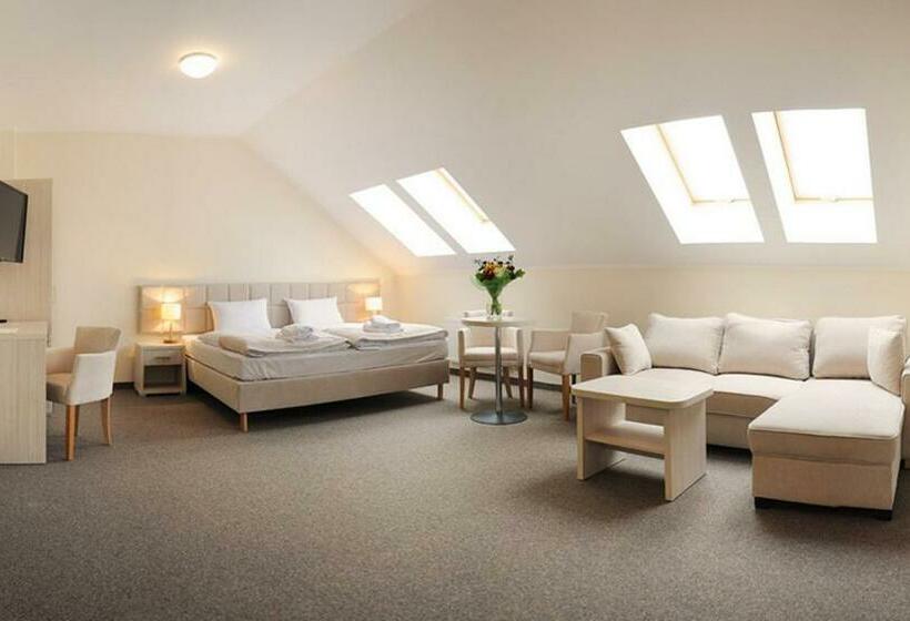 סוויטה משפחתית, Golf Zajazd Zajączkowo