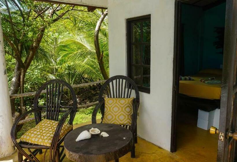 غرفة قياسية مزوَّدة بشُرفة, Hibiscus Garden