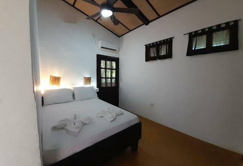 غرفة قياسية مزوَّدة بشُرفة, Hibiscus Garden