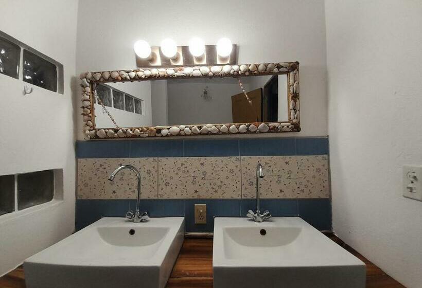 غرفة قياسية حمام مشترك, Hibiscus Garden