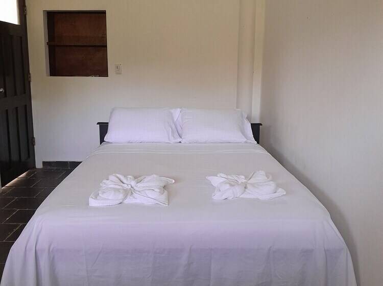 غرفة أساسية, Hibiscus Garden