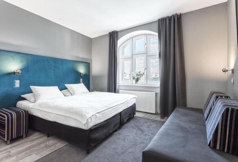 اتاق استاندارد سه نفره, Kaliski