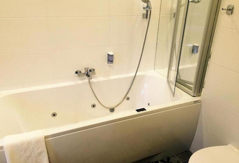 اتاق استاندارد با وان آب گرم, Kaliski