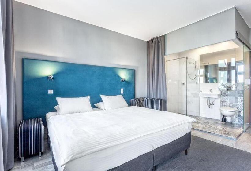 اتاق لوکس با بالکن, Kaliski