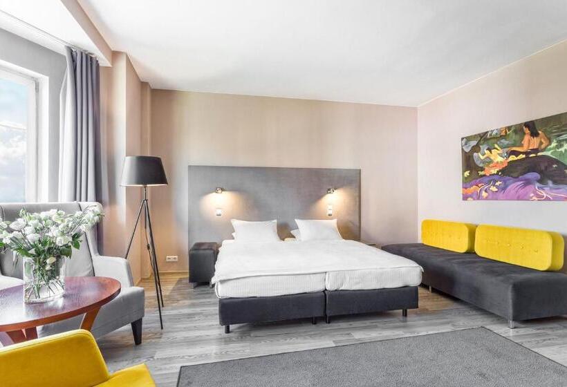 اتاق لوکس سه تخته, Kaliski