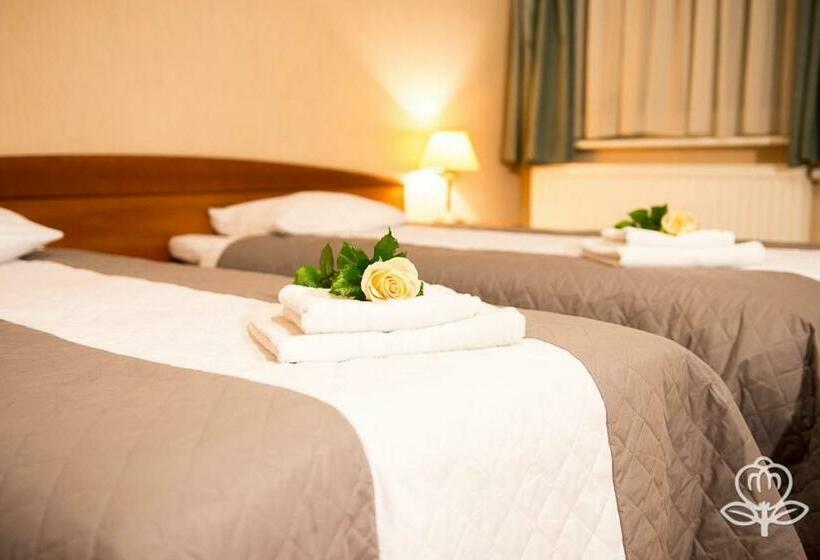 חדר סטנדרט לשלושה, L Ascada