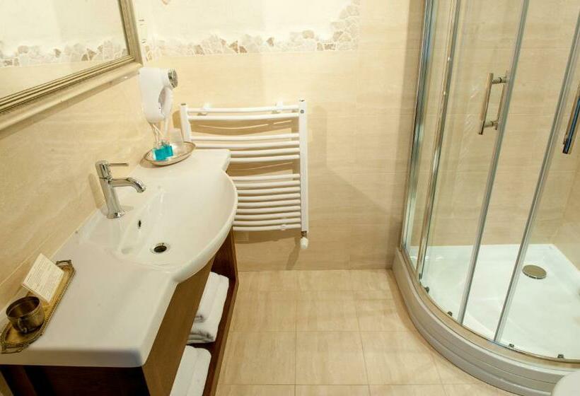 غرفة قياسية فردية, Lipowy Most