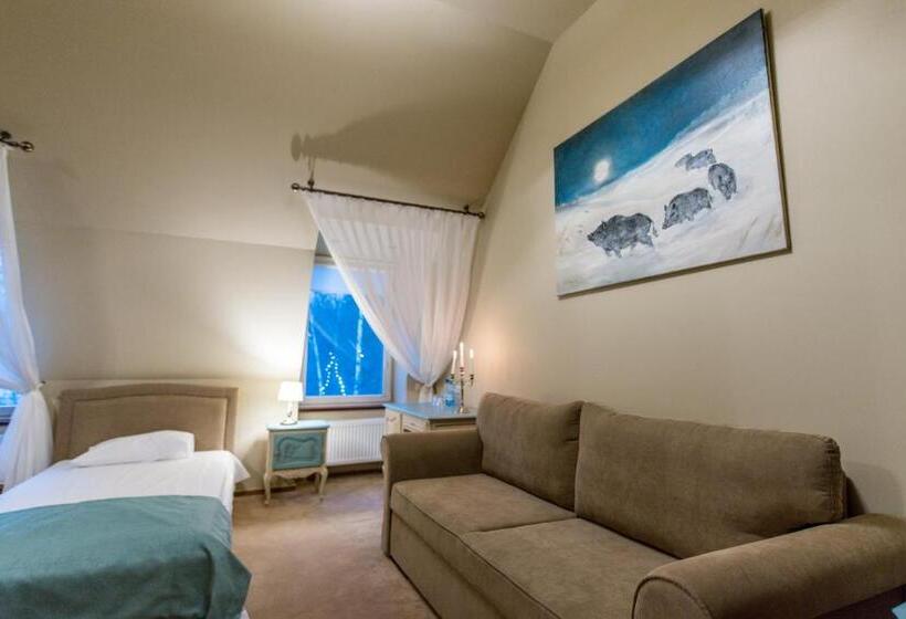 شقة غرفة واحدة, Lipowy Most