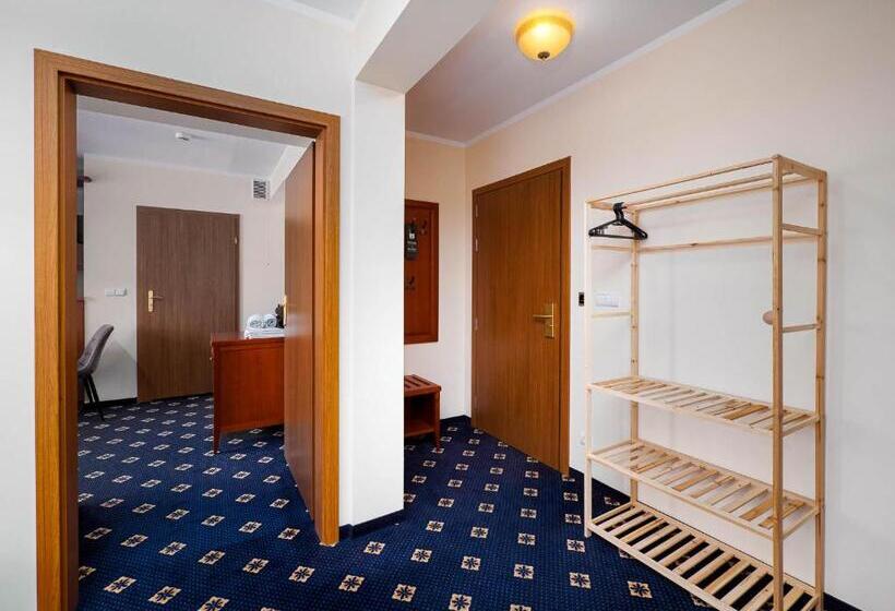 수피리어 스튜디오, Liptakówka