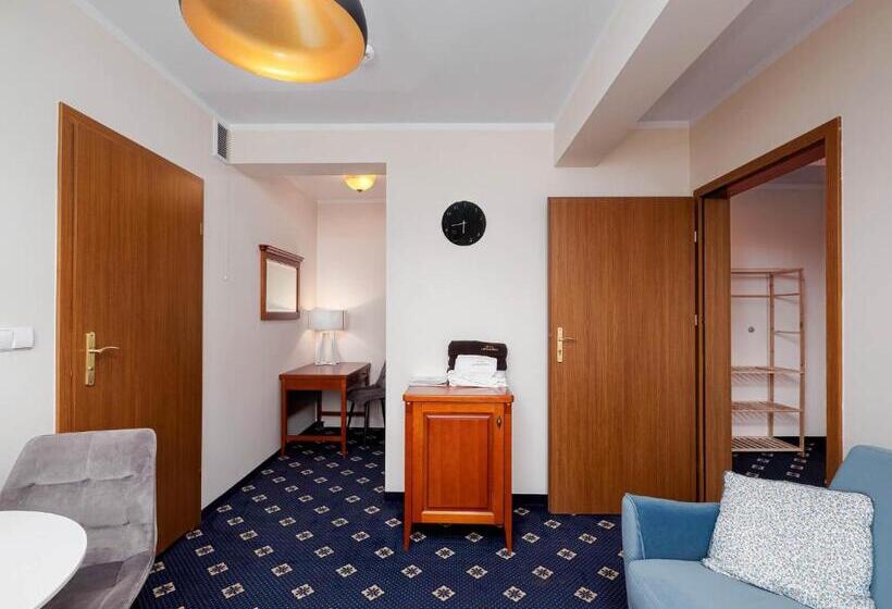 수피리어 스튜디오, Liptakówka