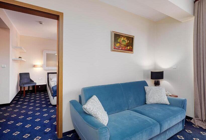 수피리어 스튜디오, Liptakówka