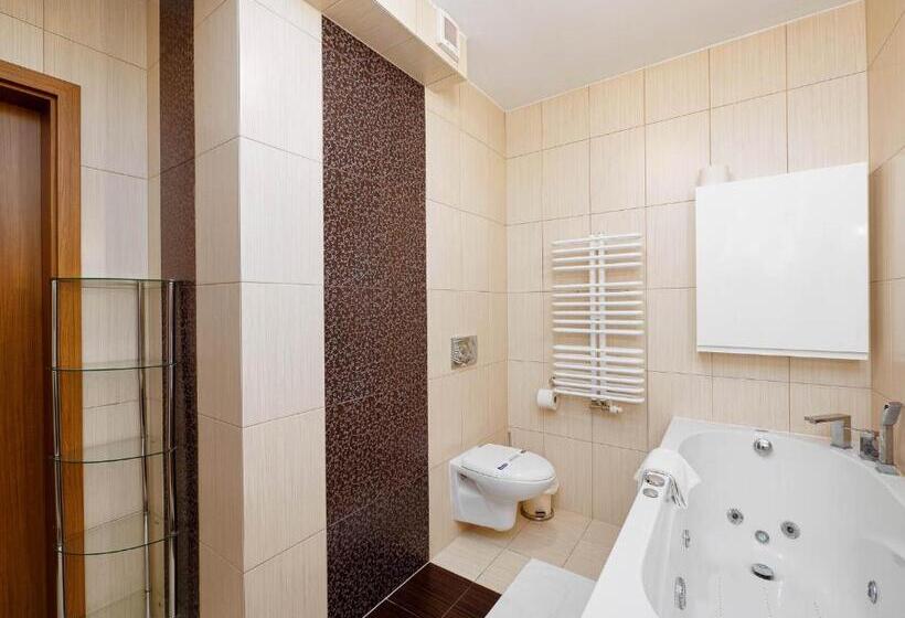 수피리어 스튜디오, Liptakówka