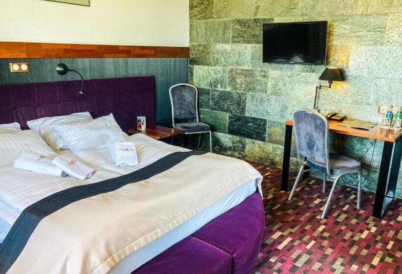 דירת חדר, Modus