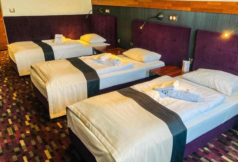 חדר קומפורט לשלושה, Modus