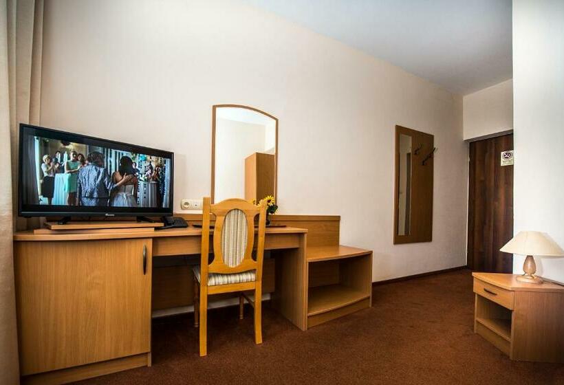 اتاق استاندارد یک نفره, Nad Pisą