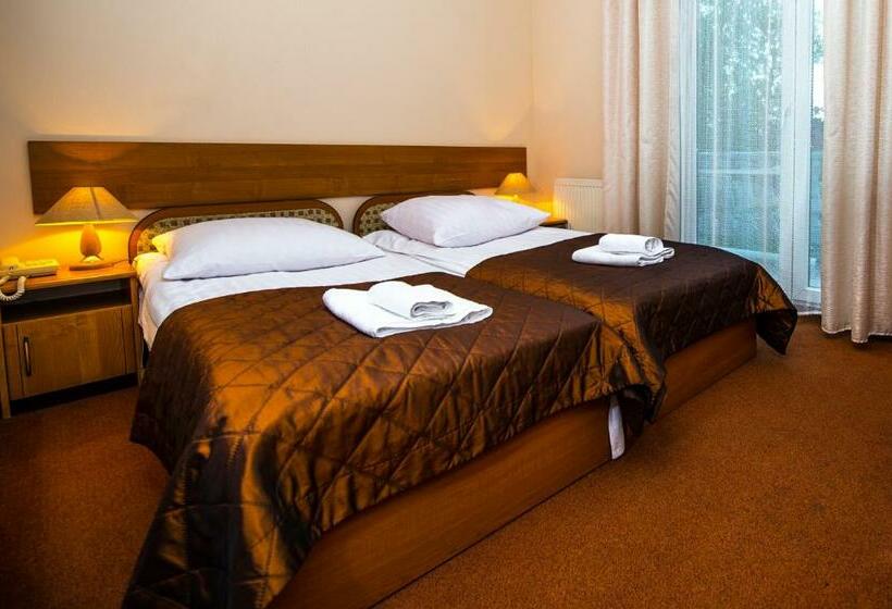 اتاق استاندارد, Nad Pisą