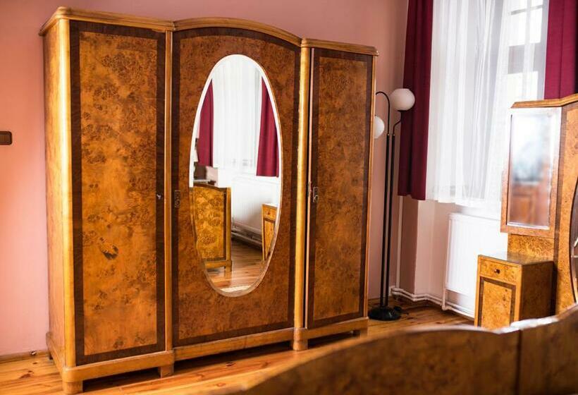 Апартаменты 1 Спальня, Pałac Krobielowice
