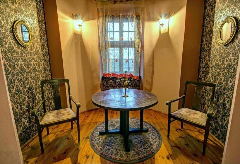 Апартаменты 1 Спальня, Pałac Krobielowice