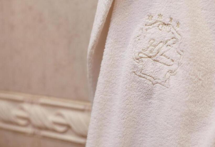 Номер Стандарт, Pałac Runowo