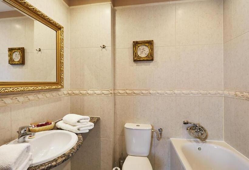 Номер Стандарт, Pałac Runowo