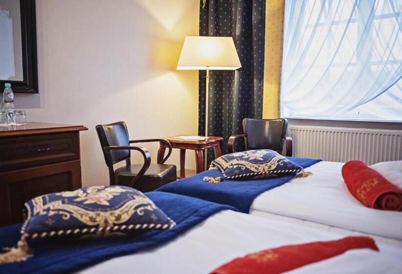 Номер Стандарт, Pałac Runowo