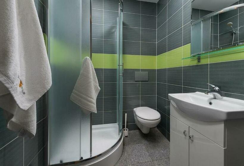 اتاق استاندارد سه نفره, Przystan Rozewie