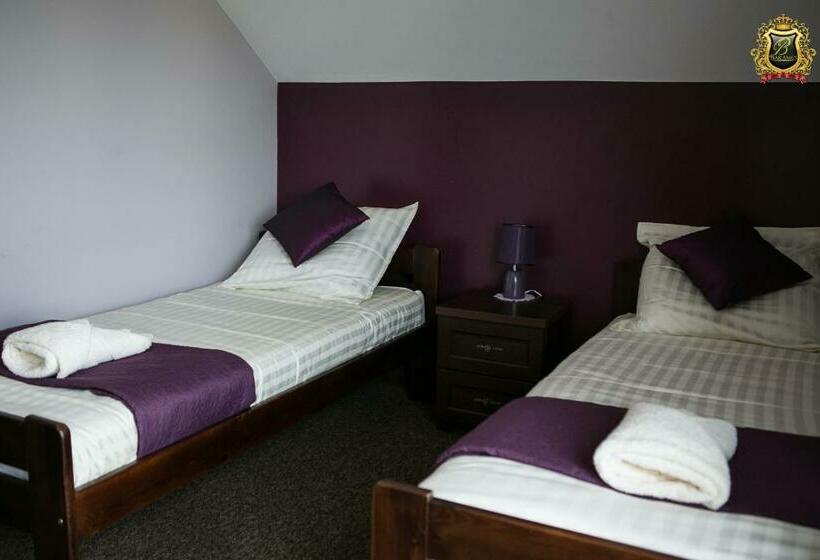 غرفة قياسية رباعية, Rezydencja Bakamus