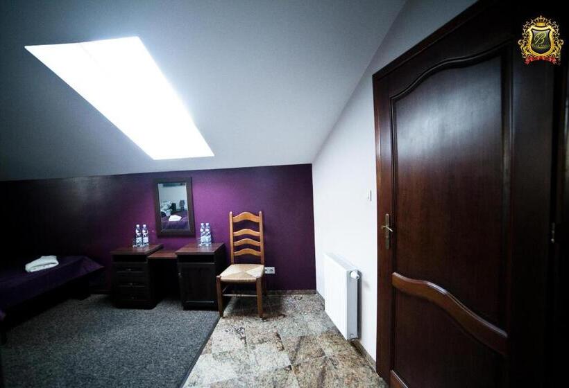 غرفة قياسية رباعية, Rezydencja Bakamus