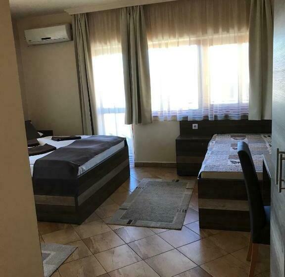 Номер Стандарт Трехместный, Royal