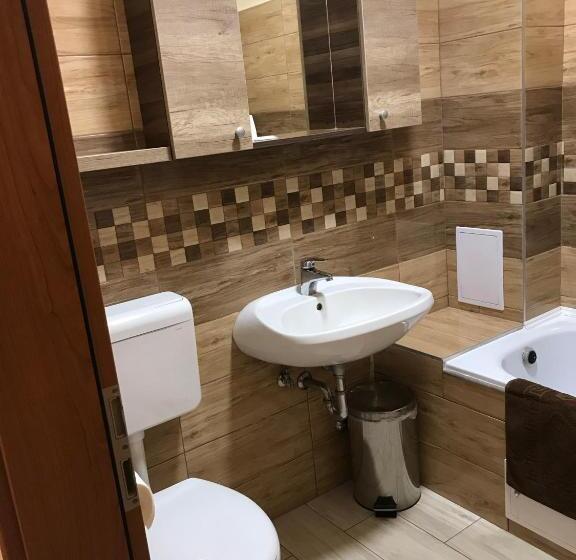 Четырехместный Номер Стандарт, Royal