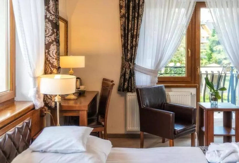 اتاق سوپریور چهار تخته, Sądelski Dwór Medical & Spa