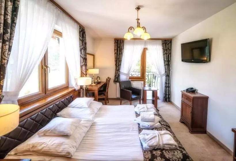 اتاق سوپریور چهار تخته, Sądelski Dwór Medical & Spa