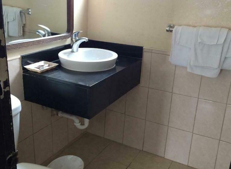 اتاق استاندارد با تخت بزرگ, Value Inn Hollywood