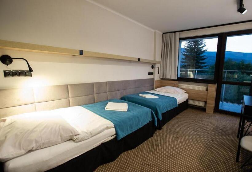 اتاق خانوادگی, Halo Szczyrk