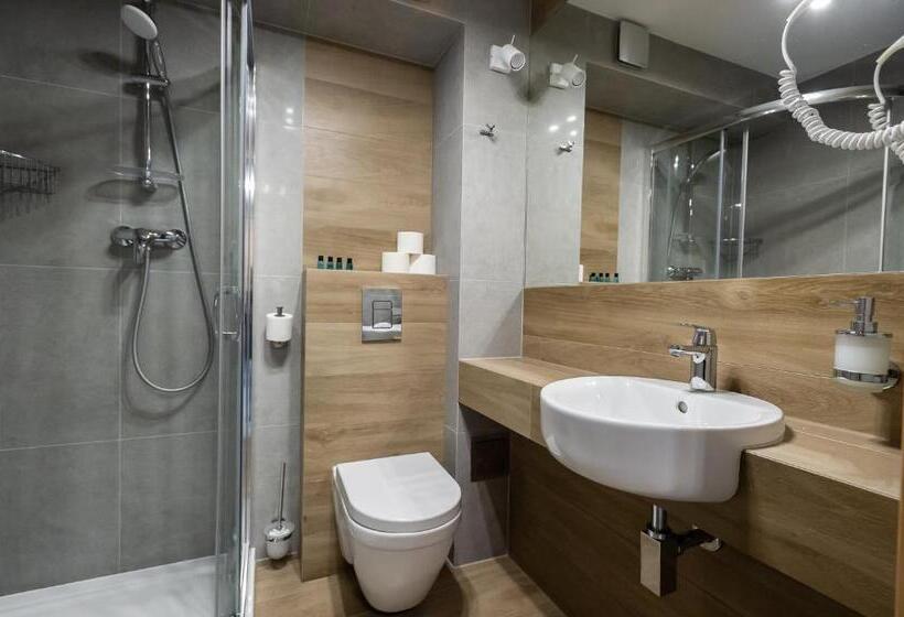 اتاق خانوادگی, Halo Szczyrk