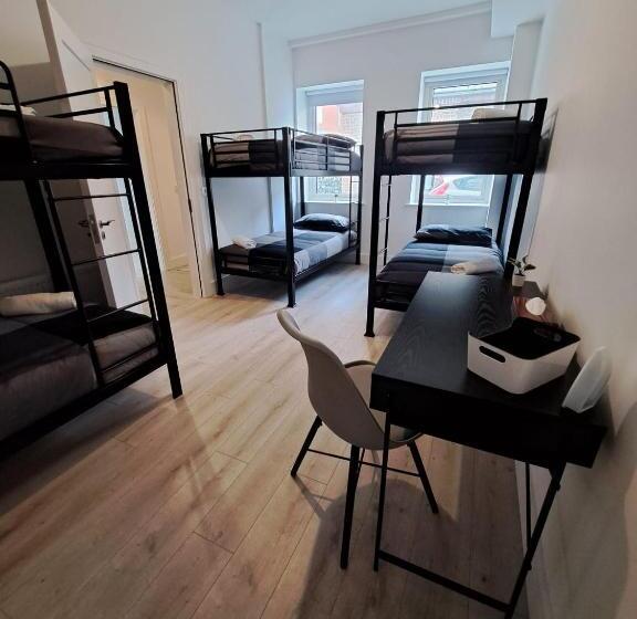 家庭间, Room In Dublin 8 / Cosy House